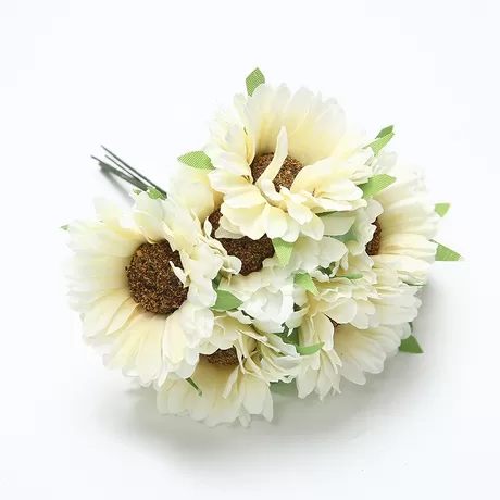 Букетик хризантем (6 шт) цв.молочный