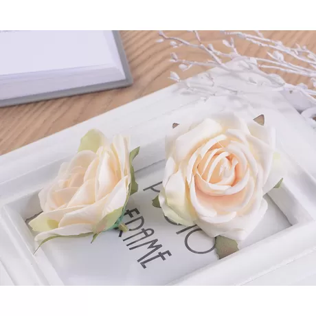 Бутон розы цв.молочный 7 см